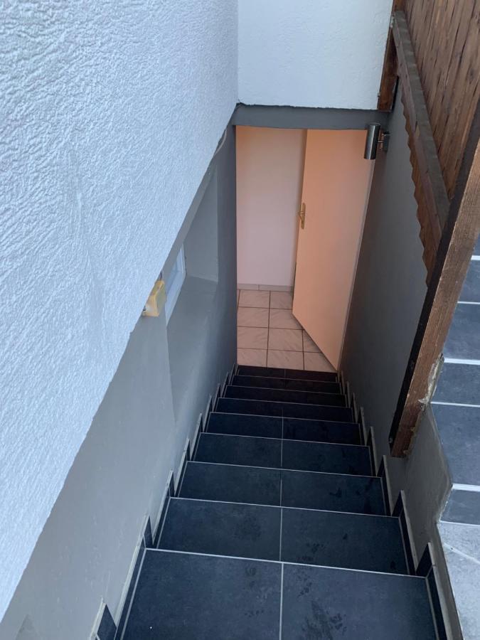 Juna Karlsruhe Exteriör bild