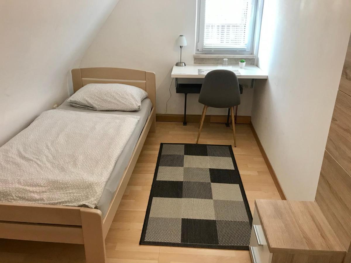 Juna Karlsruhe Exteriör bild