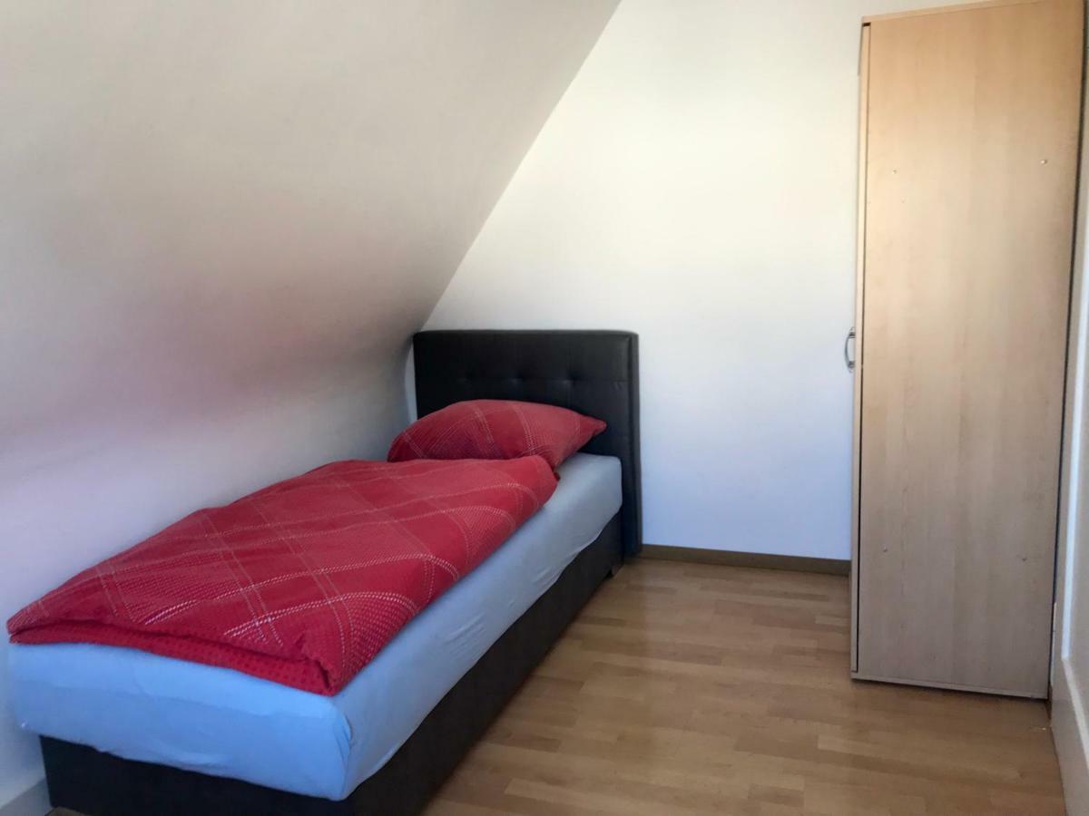 Juna Karlsruhe Exteriör bild